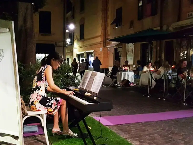 Musica per eventi e concerti Milano e Lombardia – Eleonora Cravini – Miss Cravinskyj & Team 2 Musica per eventi e concerti Milano e Lombardia - Eleonora Cravini - Miss Cravinskyj & Team 2